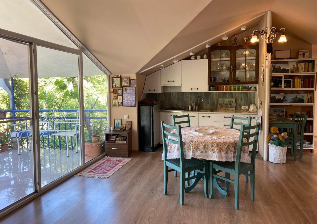 Nino'S Veranda Apartment 텔라비 외부 사진